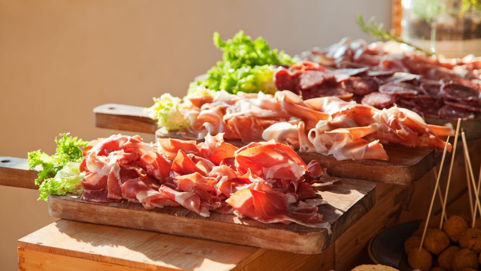 Bologna: Food Tour with Pasta Tasting & Local Specialties - Dessert Stop at a Local Bakery: Gelato or Torta degli Addobbi