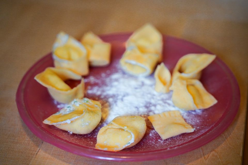 Bologna: Pasta Tagliatelle al Ragu Cooking Class with Wine - Bologna-style comfort: ragu, wine, dessert, and coffee