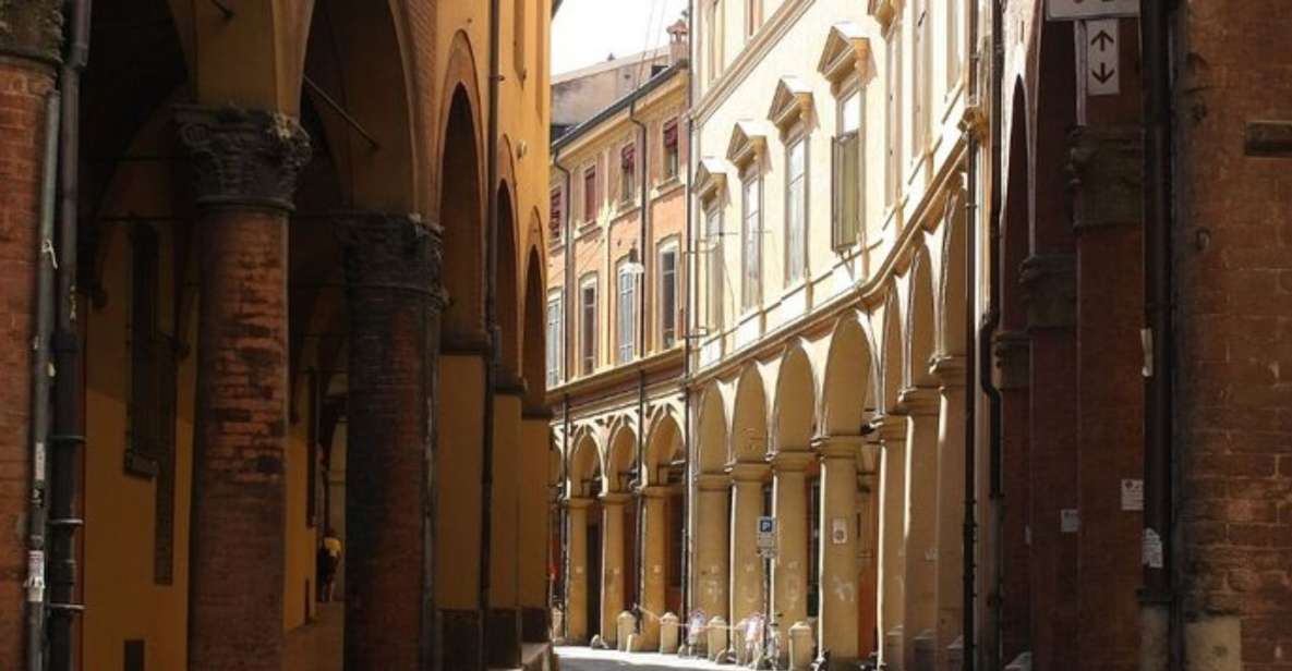 Bologna: Private custom tour with a local guide - Custom museum time: seeing the outside first, then choosing what to enter