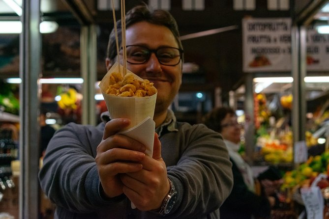 Bologna Private Food Tour with 6 or 10 Tastings - Stop 3: Piazza del Nettuno and culture you can actually use