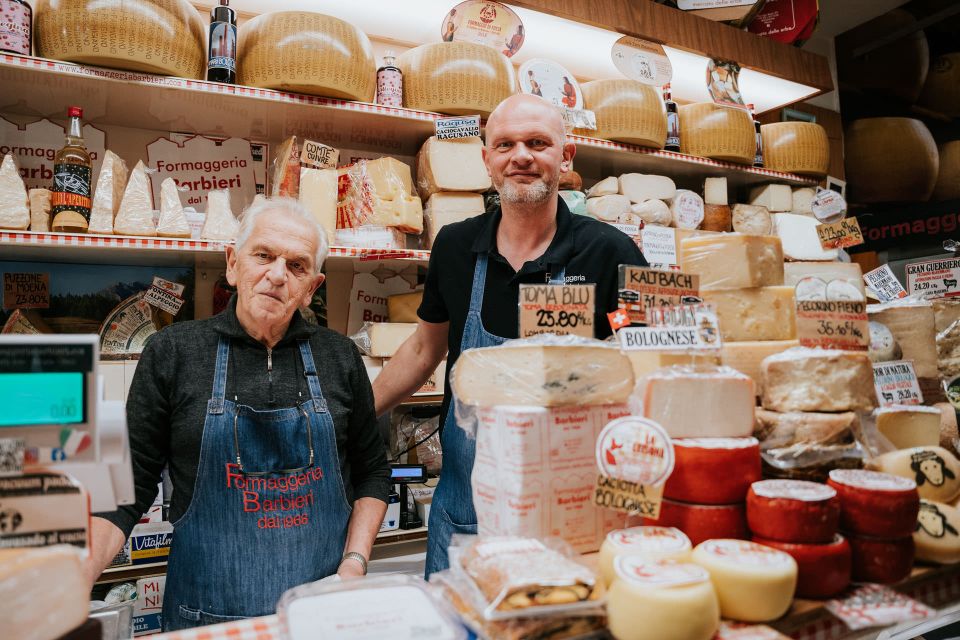 Bologna: Tastes and Traditions Food Tour with Market Visit - Tagliatelle, tortellini, and the 3.5-hour indoor picnic style