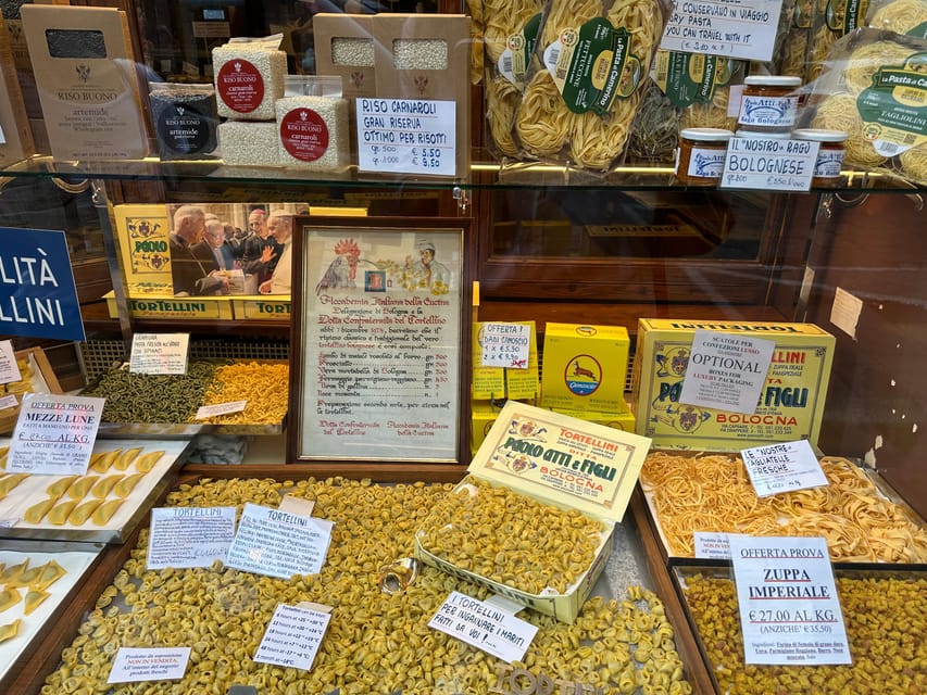 Bologna: Walking Food Tour and Highlights with a Local Guide - The guide factor: why conversation shows up in the tastings