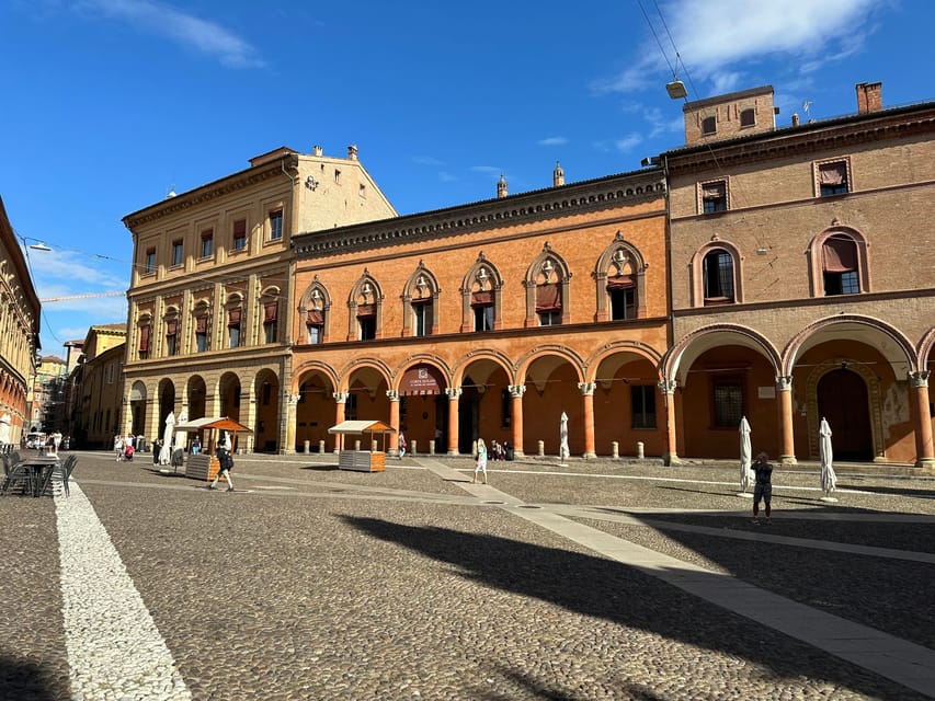 Bologna: Walking Food Tour and Highlights with a Local Guide - The tagliatelle al ragù stop: why the handmade part is the point