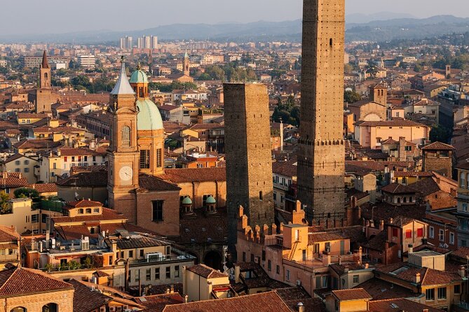 Bologna Walking Tour with Audio and Written Guide - Mercato di Mezzo: where Bologna’s food culture becomes real