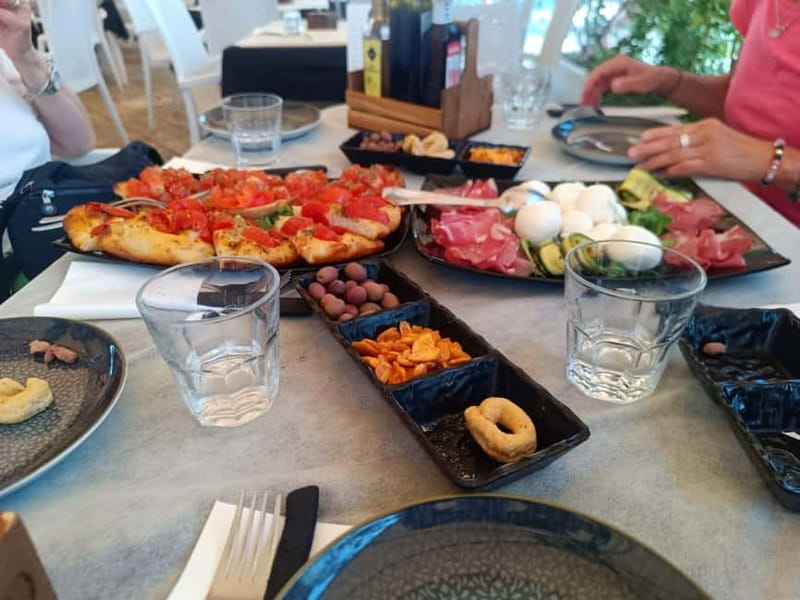 Brindisi: Alberobello, Locorotondo & Ostuni Tour with Brunch - Locorotondo: A Circular Old Town With Viewpoints