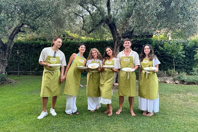 Bruschetta, Fettuccine, Gnocchi, Tiramisu Cooking Class - Eating What You Cook: Cacio e Pepe and a Surprise Sauce