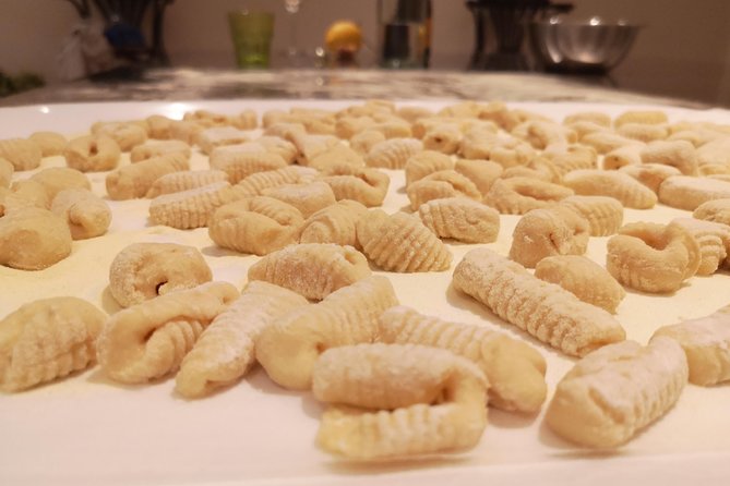 Bruschetta, Fettuccine, Gnocchi, Tiramisu Cooking Class - Wine, Dessert, and the Roman Sweet Finish