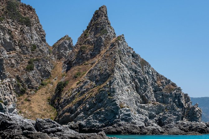 By boat between the sea and the most beautiful beaches! Capo Vaticano - Tropea - Briatico - Private Boat Time Between Capo Vaticano and Tropea