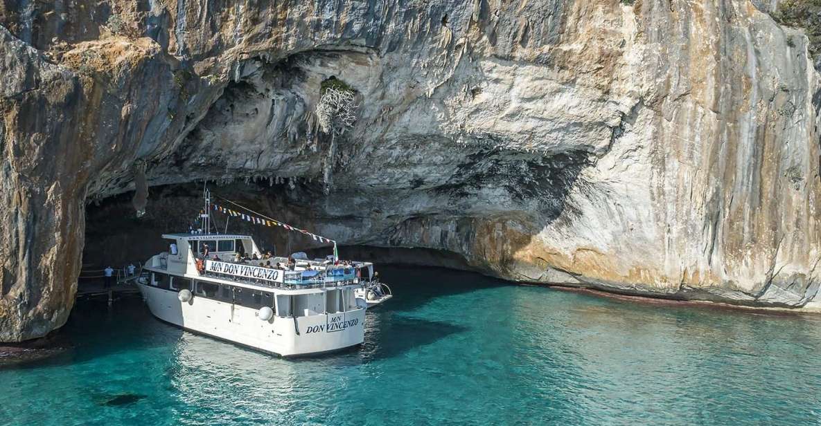 Cala Gonone: Grotta del Bue Marino and Cala Luna Boat Tour - Cala Gonone meeting point: fast boarding starts before you even board