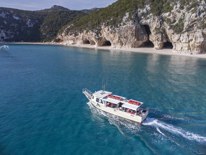 Cala Gonone: Guided Boat Tour to Cala Luna Beach - Why Cala Luna’s crescent beach is worth the boat ride