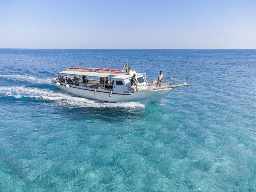 Cala Gonone: Gulf of Orosei Cruise with Food and Swimming - Your boat setup: shade, space, and easy swim access