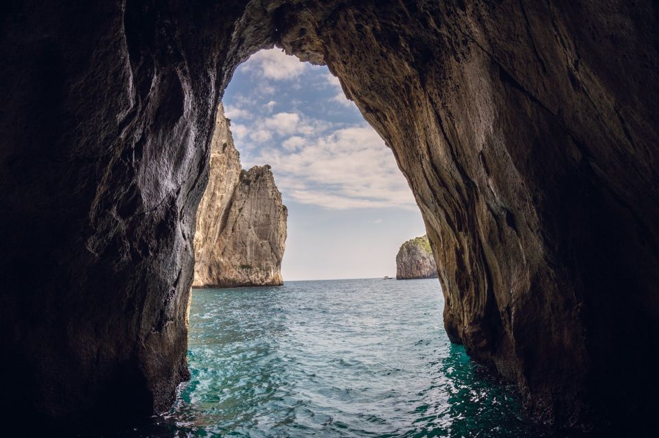 Capri: 2-Hour Boat Tour with Happy Hour - Who This Tour Suits Best (and Who Might Want Another Option)