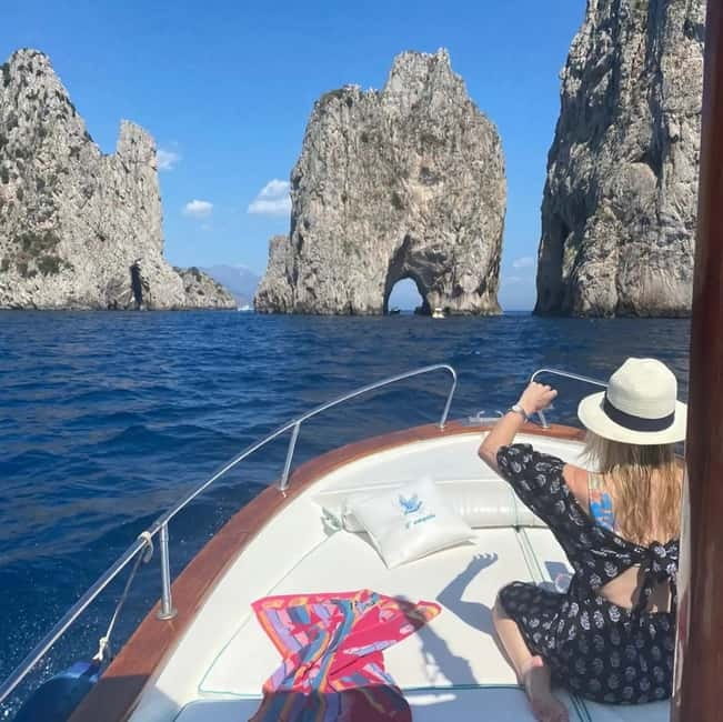 Capri: 2-Hours Boat Tour with Swimming, Limoncello and Snack - Grotta Bianca to Arco Naturale: the first scenic run