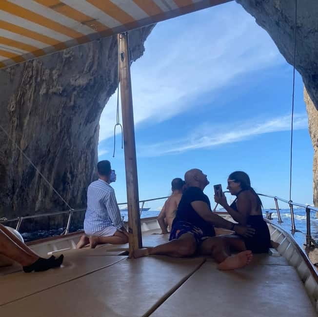 Capri: 2-Hours Boat Tour with Swimming, Limoncello and Snack - Itinerary timing: where you may gain, and where to stay flexible
