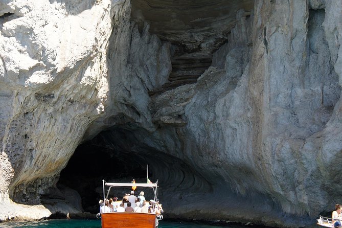 Capri & Blue Grotto Small Group Full-Day Boat Tour from Positano - Meeting at 08:00: what to do so you don’t lose your spot