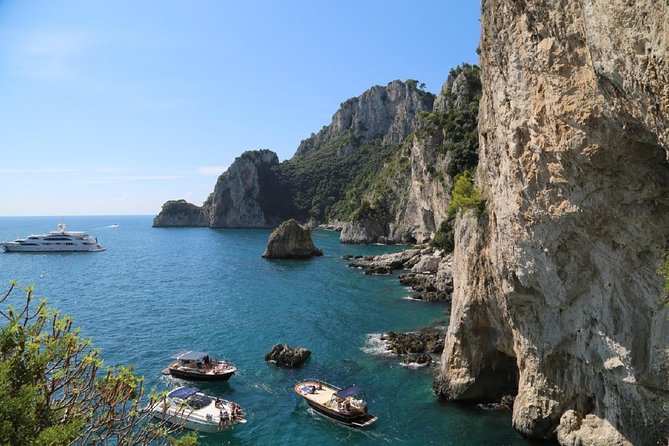 Capri Boat tour from Positano with Light Lunch, Drinks & Swim - Getting to the docks: The 9:30 AM meeting and van ride reality