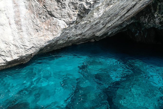 Capri Coast to Coast: Boat Tour with Optional Blue Grotto - The optional Blue Grotto: how the €18 ticket and the wait really work