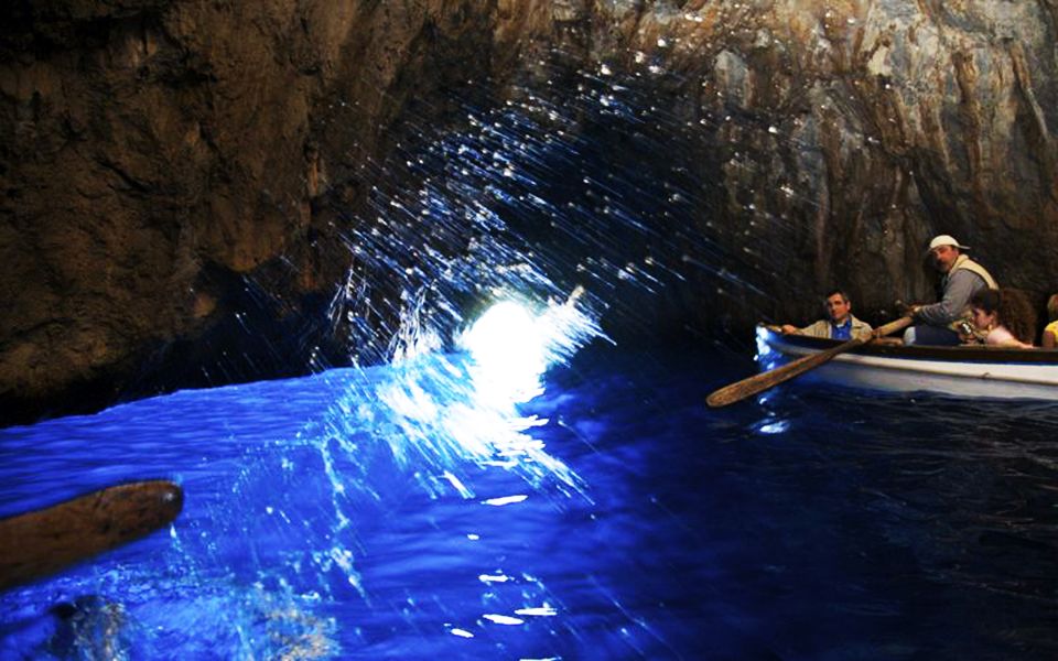Capri: DIY Day Trip with Blue Grotto, Funicular & Lunch - Anacapri lunch at La Giara: where you regain your energy