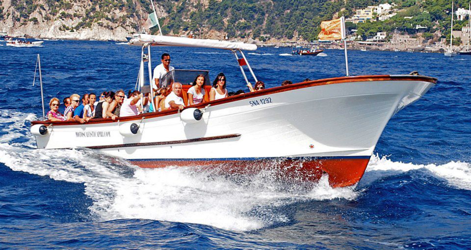 Capri: DIY Day Trip with Blue Grotto, Funicular & Lunch - Capri town and the funicular back to Marina Grande