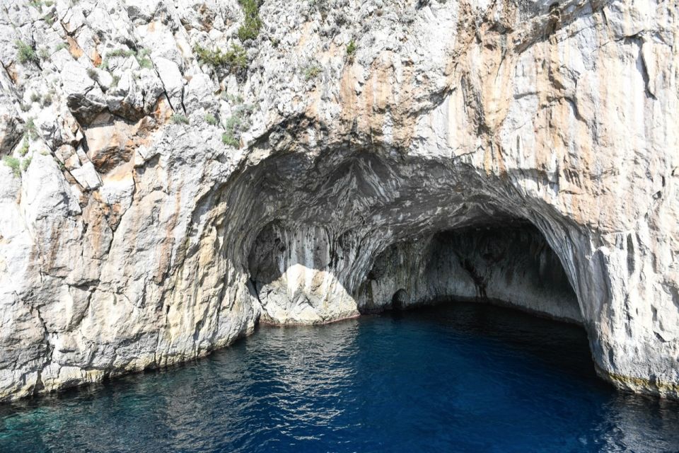 Capri: Guided Capri and Anacapri Experience - Getting Oriented: Meeting at Via Cristoforo Colombo and Starting Smart