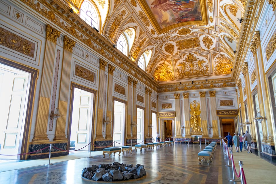 Caserta Royal Palace & Gardens Small Group Tour with Shuttle - Practical Tips: Shoes, Luggage Rules, and Better Looking