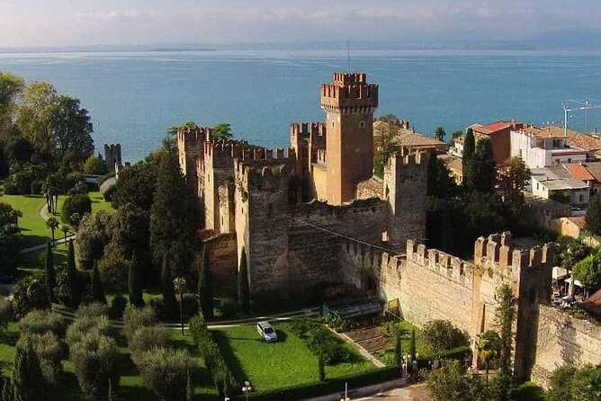 Castles boat tour with Bardolino wine tasting and nibbles - Bardolino wine tasting: what you get, and what you should expect
