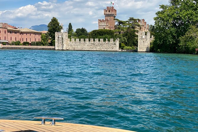 Castles boat tour with Bardolino wine tasting and nibbles - Who should book this Lake Garda speedboat + Bardolino tasting