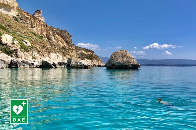 Catamaran tour stops bathing and snorkeling toast with prosecco - Setting out from Cagliari: the coast views you can only get this way