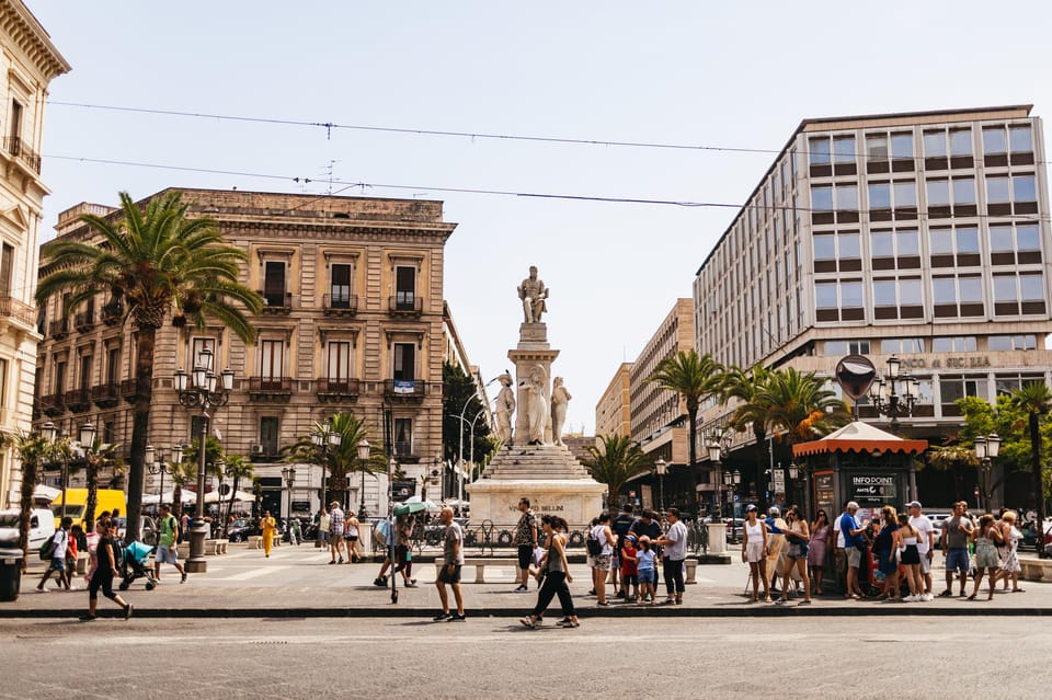 Catania: Guided Street Food Walking Tour - Morning vs evening tours: what changes at Pescheria