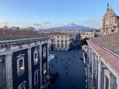 Catania: The heart of the City - Tour guidato in Italiano - Piazza Duomo and the elephant symbol: baroque drama, explained