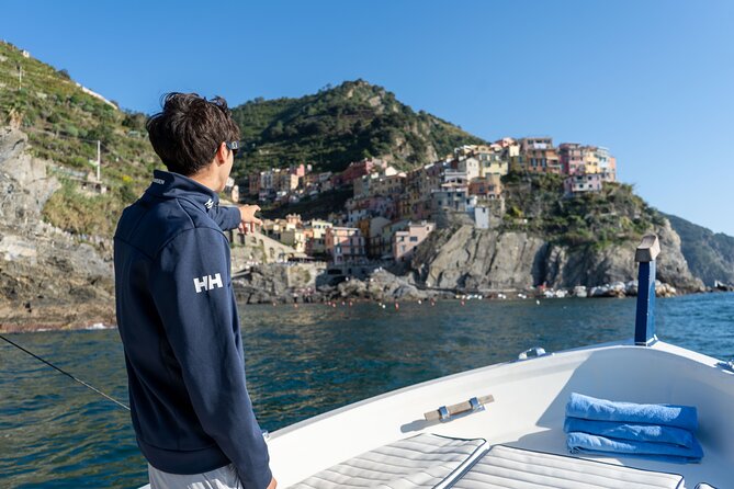 Catch the Sun, Skip the Crowds: 5Terre w Aperitivo&Snorkel - Corniglia’s Cliffside Calm: Why the No-Water-Access Detail Matters