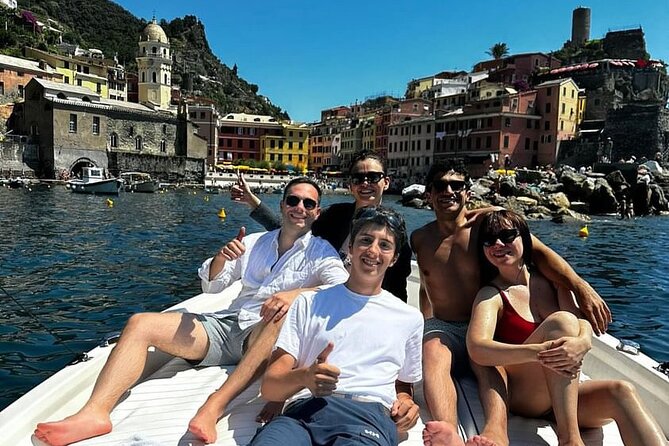 Catch the Sun, Skip the Crowds: 5Terre w Aperitivo&Snorkel - Manarola’s Color and Energy: The Cliffs Look Like Painted Waves