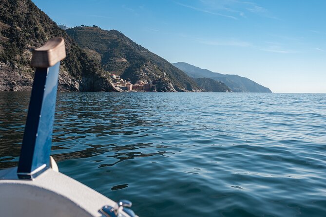 Catch the Sun, Skip the Crowds: 5Terre w Aperitivo&Snorkel - Monterosso Meeting Point and What the 2–3 Hour Flow Feels Like