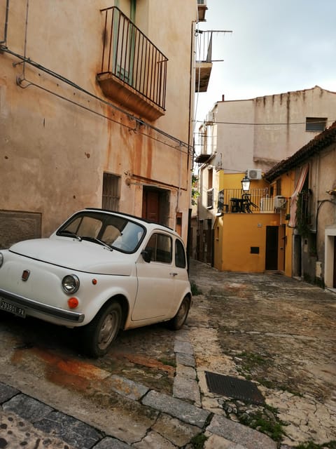 Cefalù: History and Legends Guided Walking Tour - Key highlights at a glance