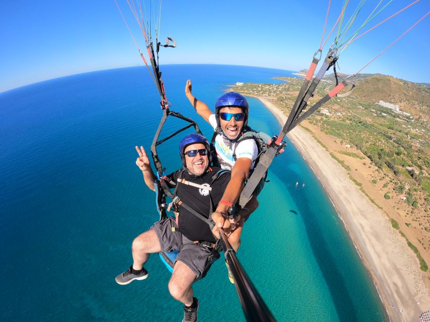 Cefalù: Tandem Paragliding Flight and GoPro13 Video - Over the coast: what the flight feels like and how the views get captured