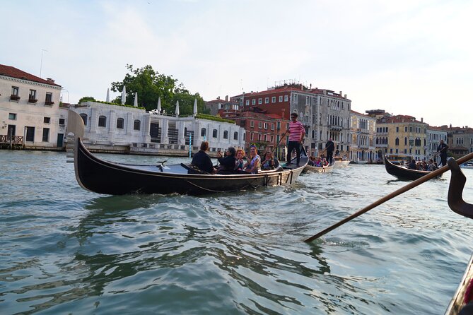 Charming Gondola Ride on the Grand Canal & Gondola Gallery™ - Is $47.28 per person worth it for Canal Grande plus VR?