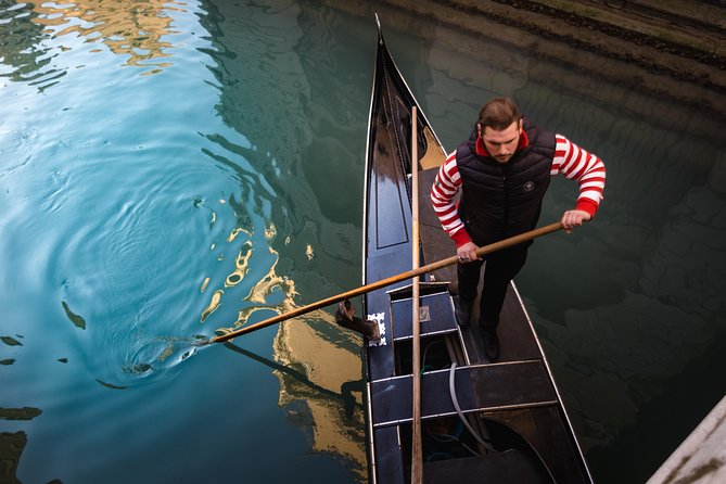 Charming Gondola Ride on the Grand Canal & Gondola Gallery™ - Timing tips: dusk can be magic, but it can also hide details