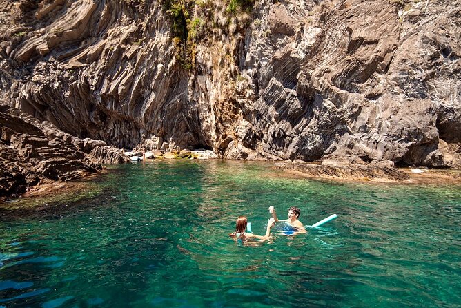 Cinque Terre Hybrid Boat Tour from Monterosso - The swim stop and on-board aperitif: the fun part
