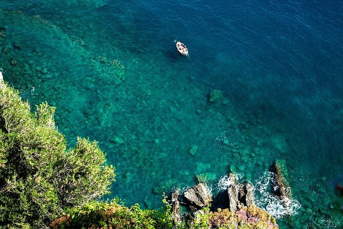 Cinque Terre Hybrid Boat Tour from Monterosso - Stop: Vernazza, the colorful cliff village (about 30 minutes)