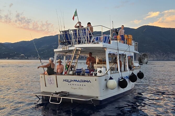 Cinque Terre Lunch boat tour - Getting on board in Monterosso: meeting point and practical setup