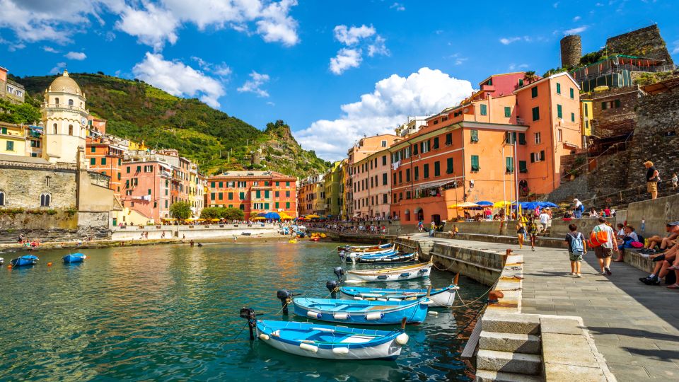 Cinque Terre & Portovenere: Boat Tour - Sailing the coast: Torre Scola and the three-island passage to Portovenere