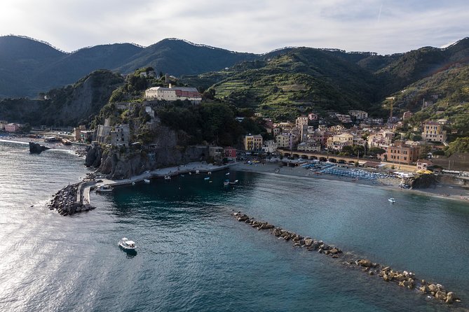 Cinque Terre Private Boat Tour - The Photo Stops: Vernazza, Corniglia, Manarola, and Riomaggiore