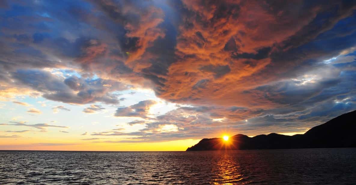 Cinque Terre: Sunset Cruise with Aperitif on Board - Sunset from the sea: what makes this cruise work
