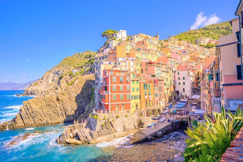 Cinque Terre Tour and Limoncino by Train from La Spezia - Vernazza first: colorful streets and real free time