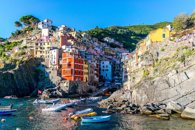 Cinque Terre tour with limoncino tasting from La Spezia Port - Vernazza in about an hour: colorful views and quick choices