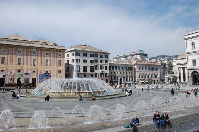 City Sightseeing Genoa Hop-On Hop-Off Bus Tour - The big stop opportunities: aquarium, Bigo, and historic center wandering