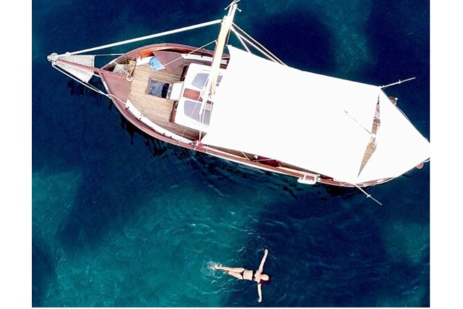 Classic Boat Tour in Palermo - Stop 1: Porto Arenella, Vella Igiea, and the Queen’s Cave Area
