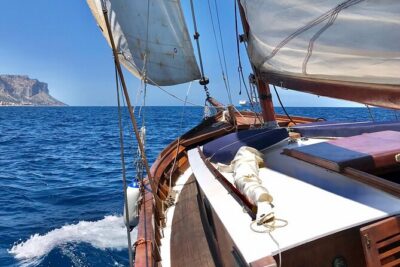 Classic Boat Tour in Palermo - Getting to Piazza Capitaneria di Porto and Boarding On-Time