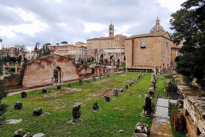 Colosseum & Ancient Rome Guided Walking Tour - Guides: names you may hear, and the style to look for