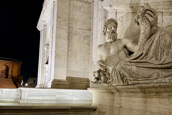 Colosseum and Roman Forum Sightseeing Area Night Walking Tour - Arch of Constantine: the Christian emperor and the political message